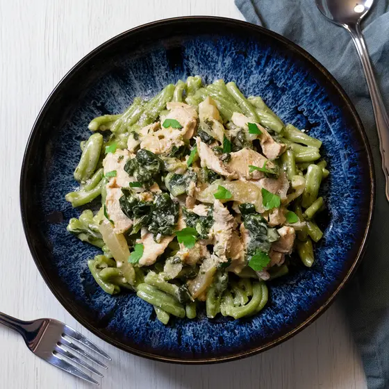 Green casarecce with chicken