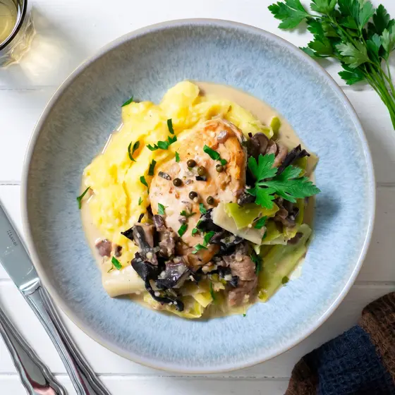 Chicken breast with forest mushrooms & mashed potatoes